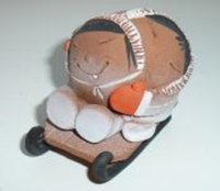 Пара на санках фигурки керамика